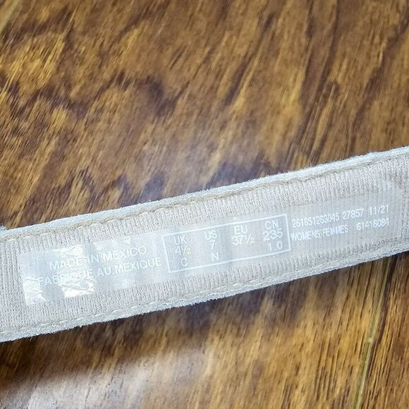 NIB Women’s Clarks Laurieann Style Sand Size 7 Sandals Floral Metallic Comfort - Picture 9 of 12